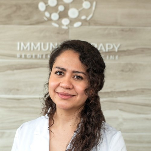 Dr. Alejandra Specialist in Regenerative Medicine and Stem Cells